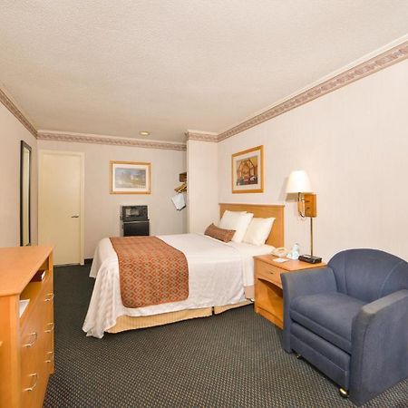 Days Inn By Wyndham Jefferson Dış mekan fotoğraf